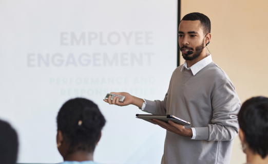 Formateur Arkesys animant une session de formation destinée aux entreprises